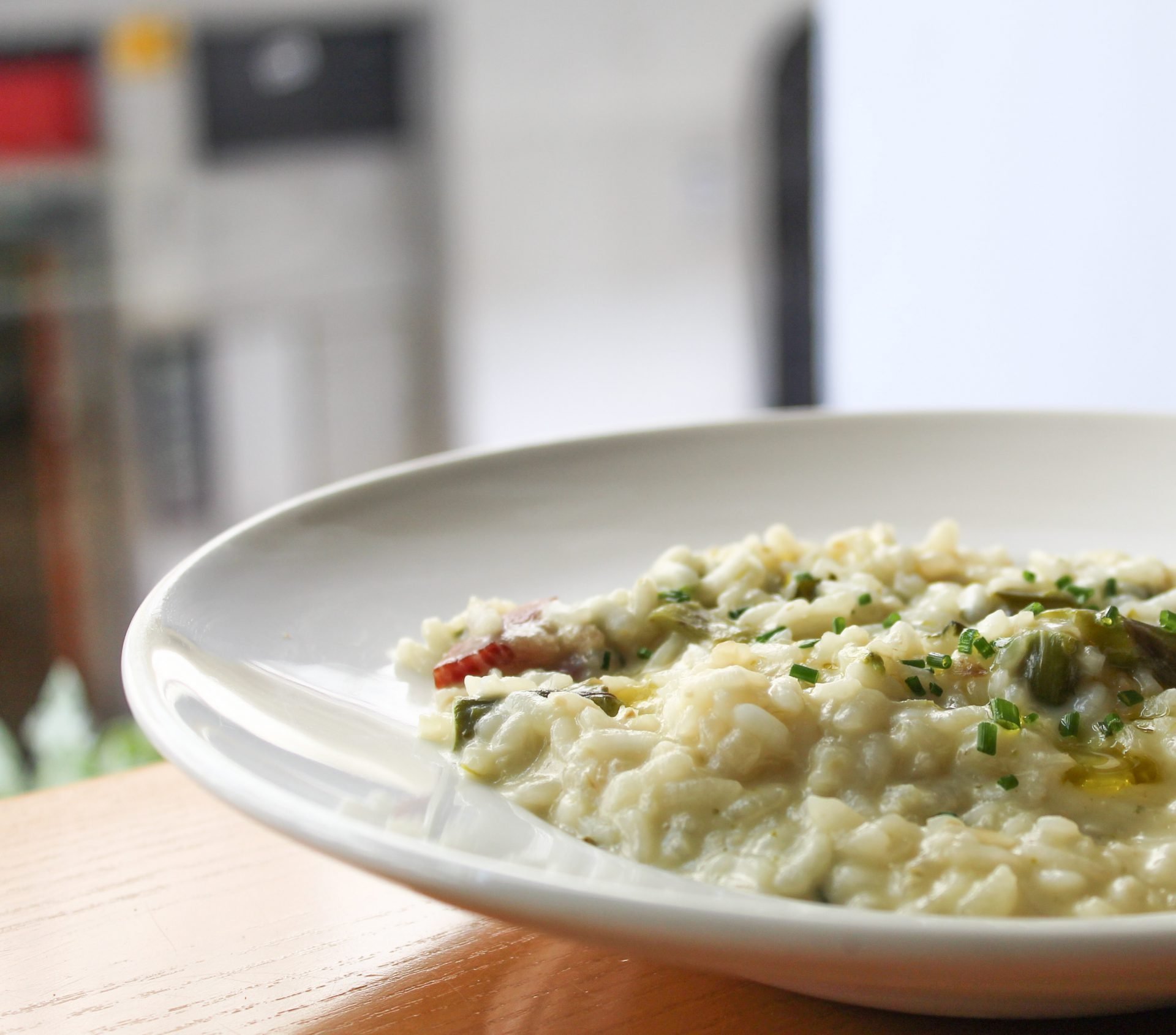 Arroz meloso con jamón ibérico, espinacas, espárragos y parmesano. Arroz meloso con jamón ibérico, espinacas, espárragos y parmesano.
