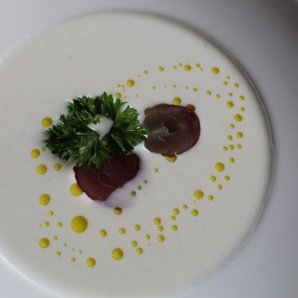Ajo blanco malagueño con uvas